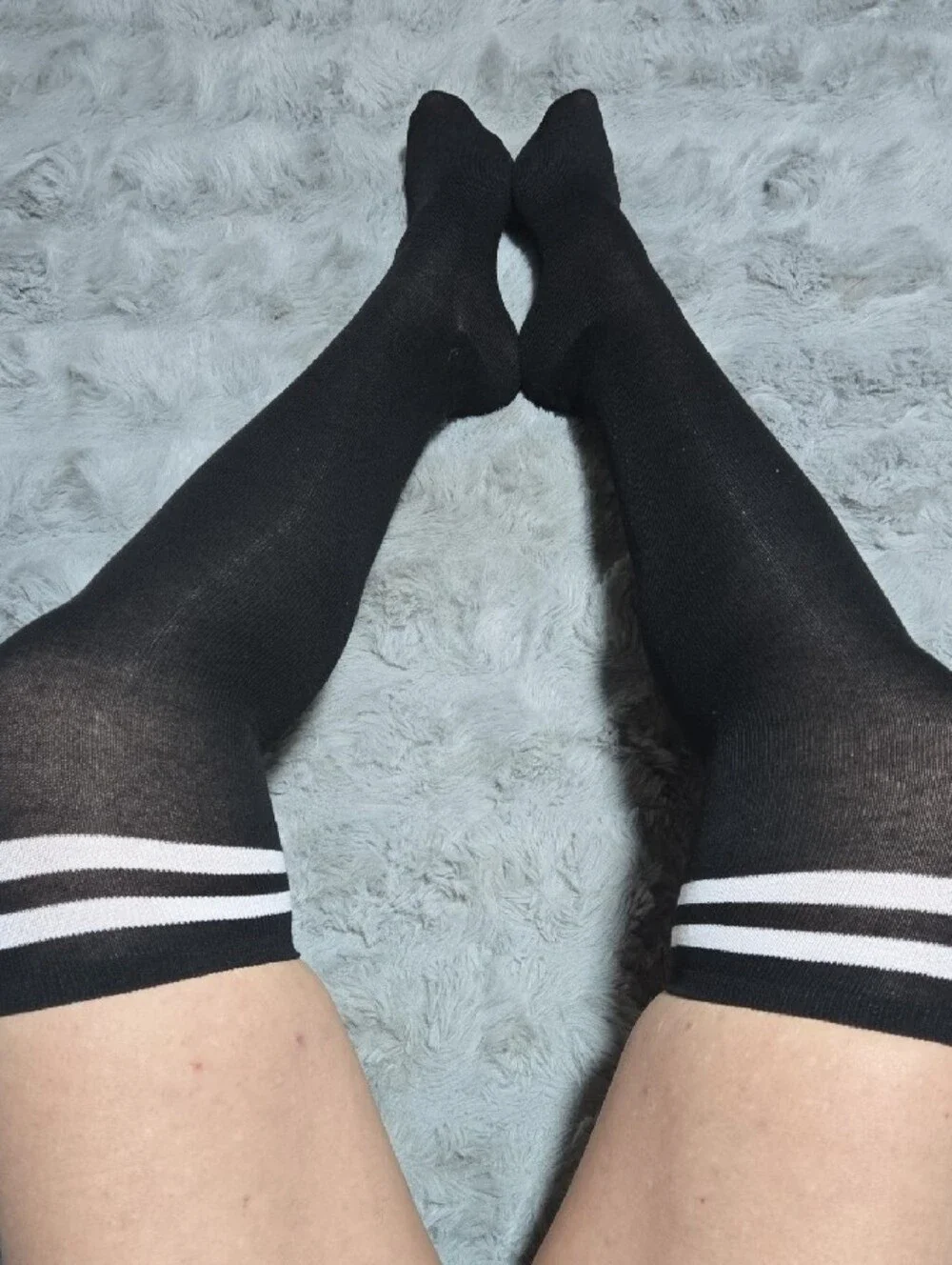 Women's Over-the-Knee Athletic Socks With Stripes